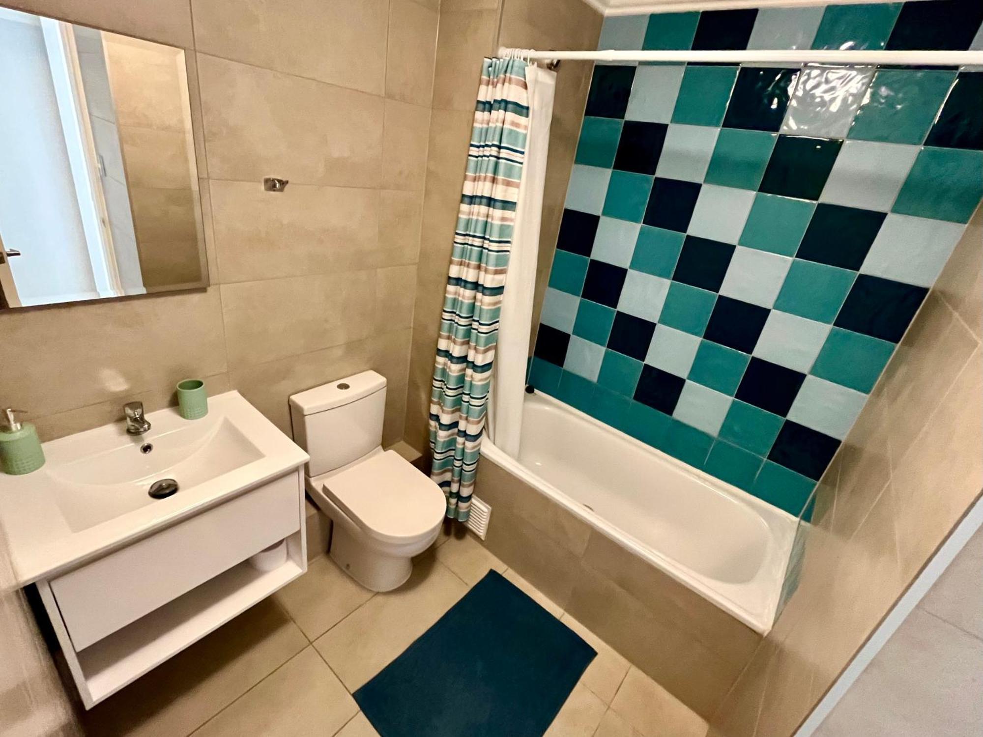 Apartamento Exclusivo Departamento Equipado Estacionamiento Privado 2d-2b Con Excelente Ubicacion En Angeles Los Ángeles